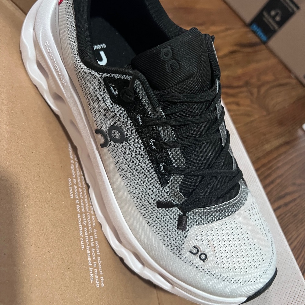 ON Women's Athletic Shoes - Black and Gray